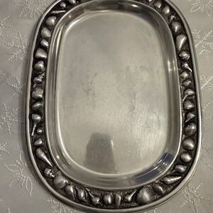 Wilton Armetale Shell Border Platter